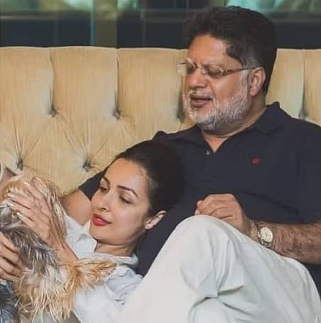 <div class="paragraphs"><p>ಅನಿಲ್ ಅರೋರಾ ಅವರೊಂದಿಗೆ ನಟಿ ಮಲೈಕಾ ಅರೋರಾ</p></div>